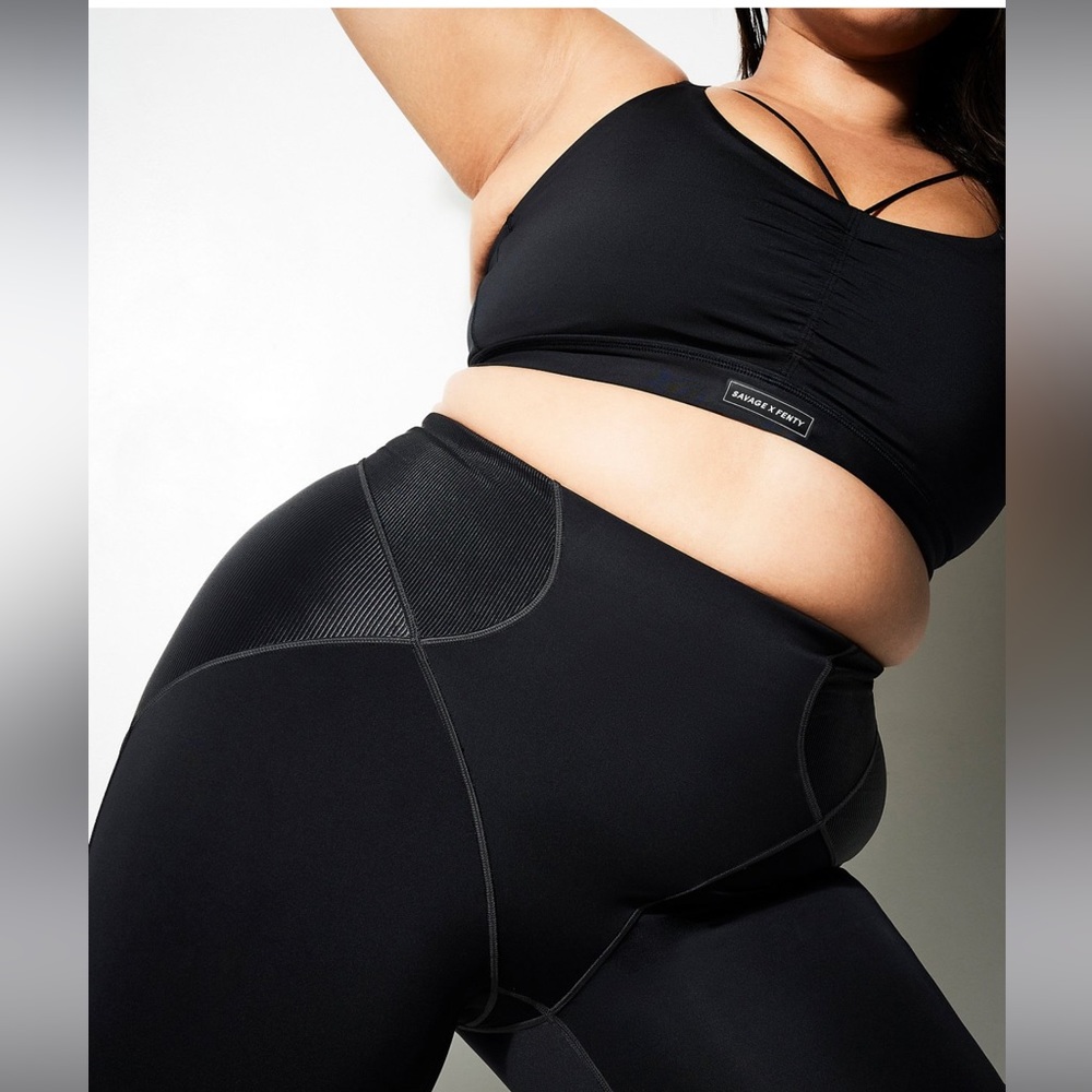 Savage X Fenty CURVE ALERT HIGH-WAIST RIB LEGGING
